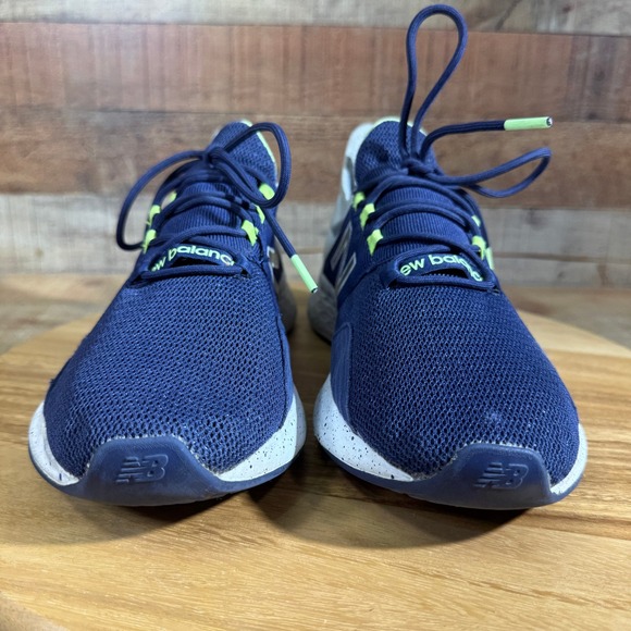 New Balance Fresh Foam Roav Women 11 Navy Blue Running Shoes WROAVNB Sneakers - Picture 2 of 9